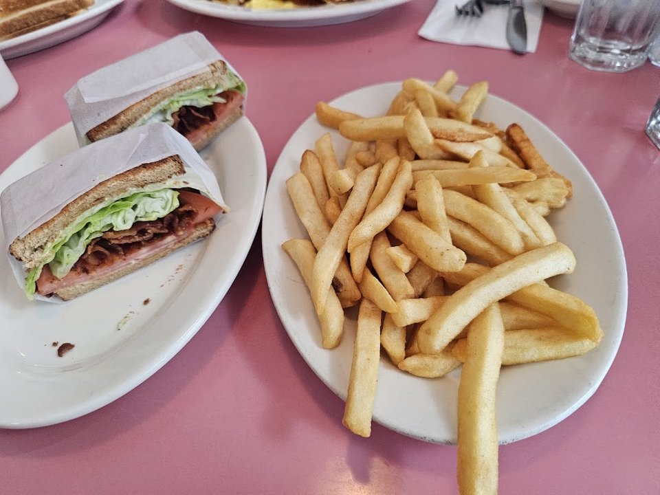 Glendale Diner Wrap
